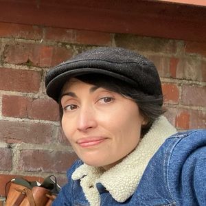 Meet your Posher, Iris